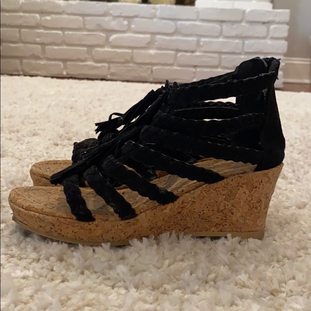 Black wedge heels
